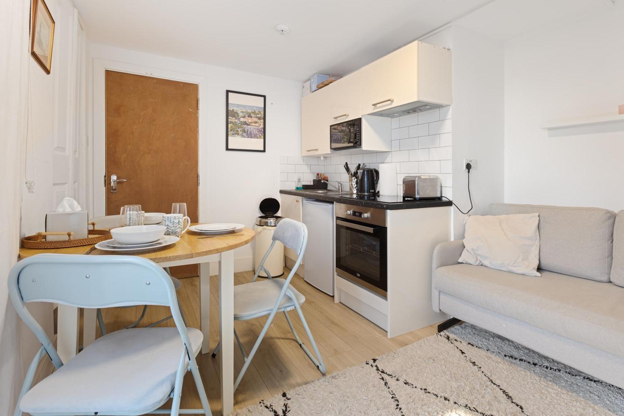 Modern Flat & Balcony In Historic West Kensington Διαμέρισμα Λονδίνο Εξωτερικό φωτογραφία