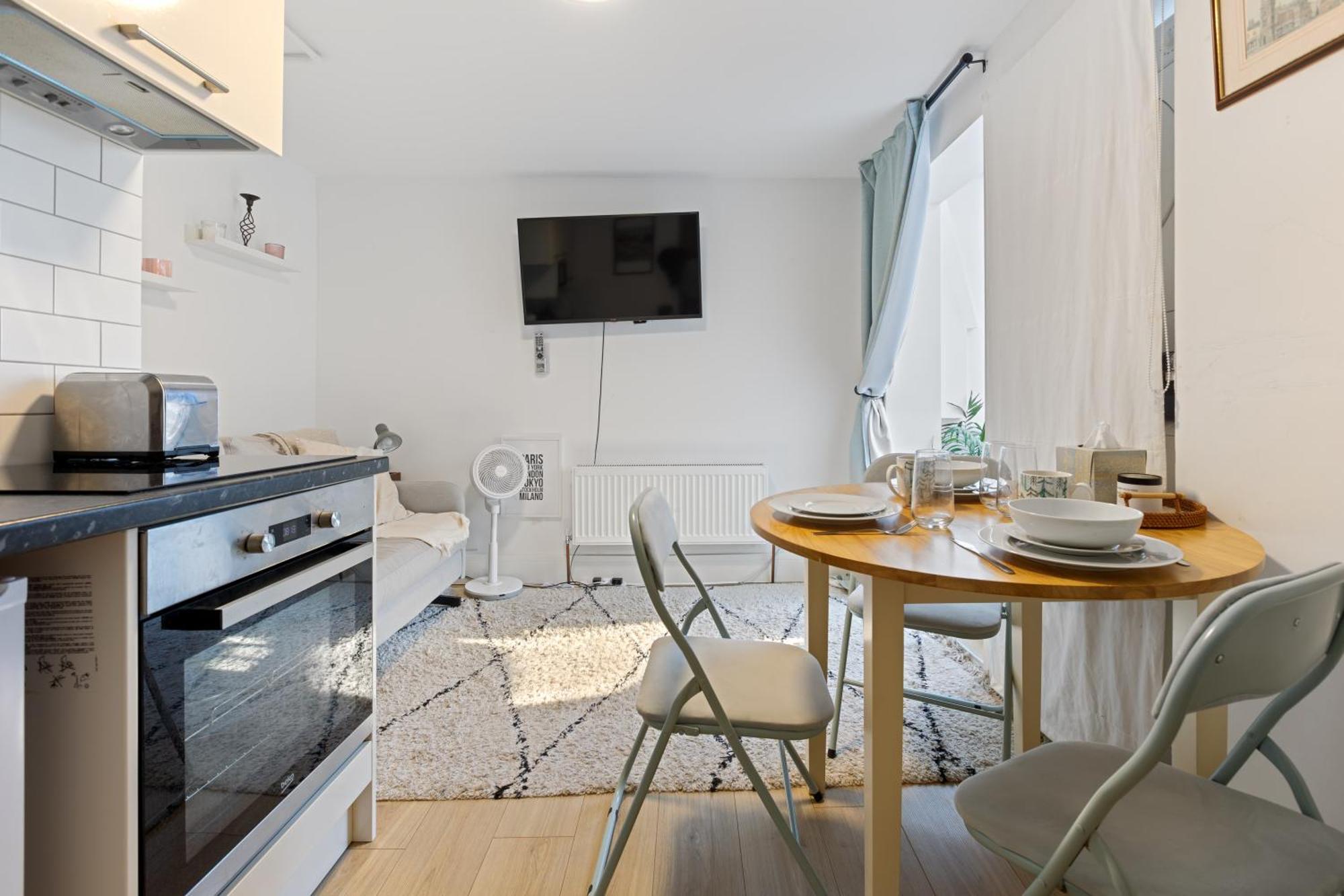 Modern Flat & Balcony In Historic West Kensington Διαμέρισμα Λονδίνο Εξωτερικό φωτογραφία